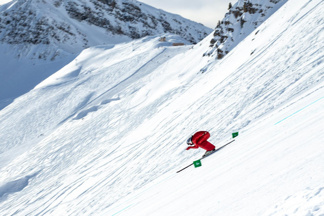 Valentina Greggio, l’Italienne supersonique, domine la Coupe du Monde de ski de vitesse à Vars